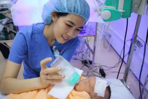 Sau khi tốt nghiệp, người học Hộ sinh có thể lựa chọn nhiều môi trường làm việc tùy theo trình độ, năng lực 